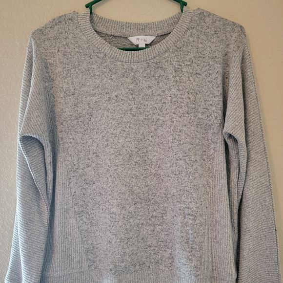 Light weight, gray long sleeved sweater. Girls size L (12-14). - Picture 1 of 4